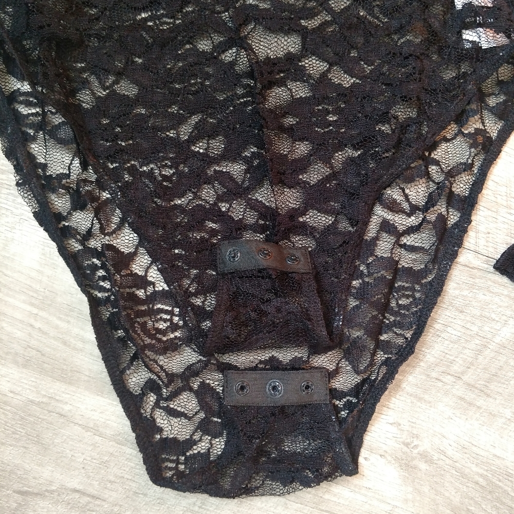 Sexy long sleeve scalloped edge lace bodysuit - Picture 7 of 8